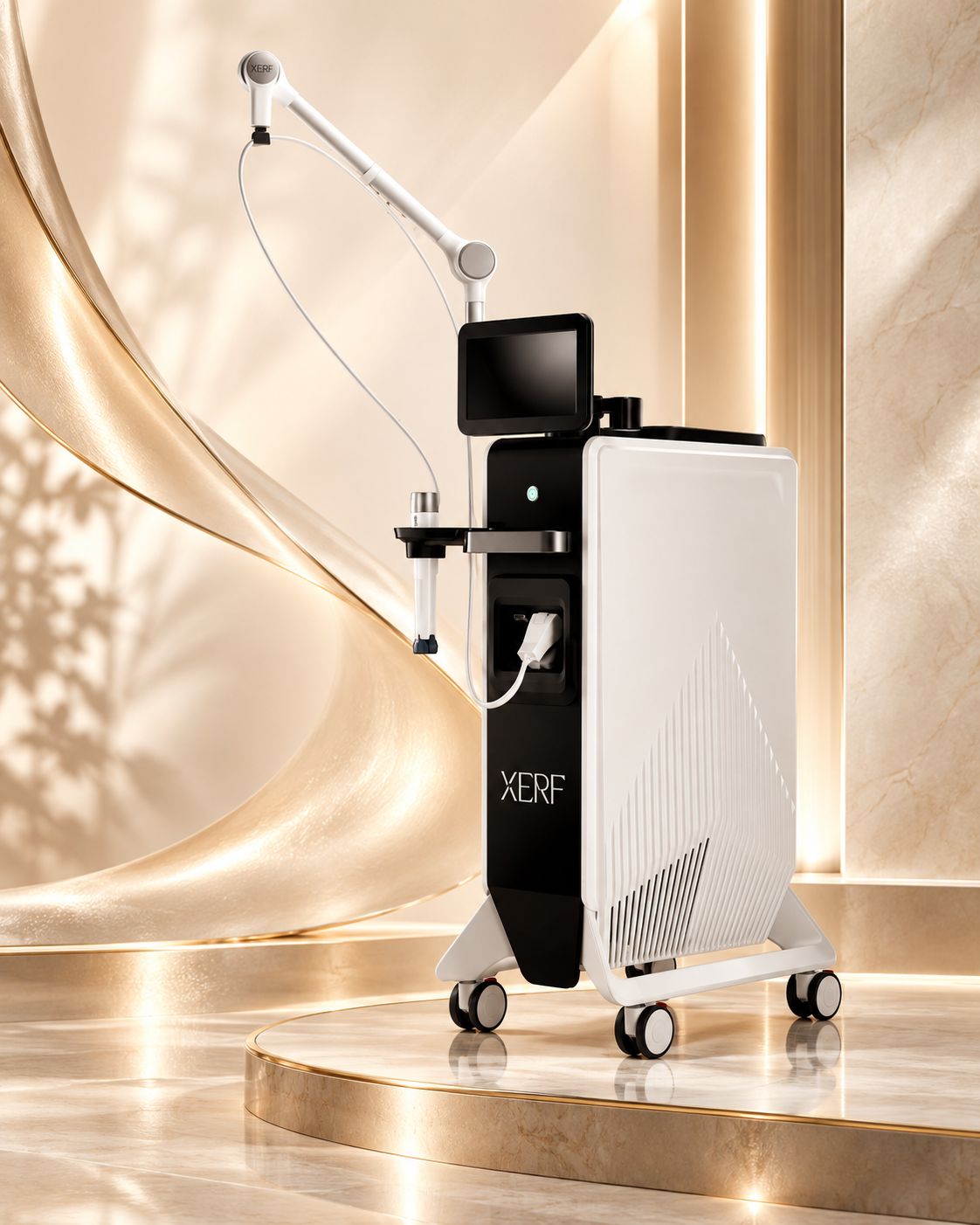 Equipamento XERF fotografado em ambiente editorial com acabamentos champagne e mármore